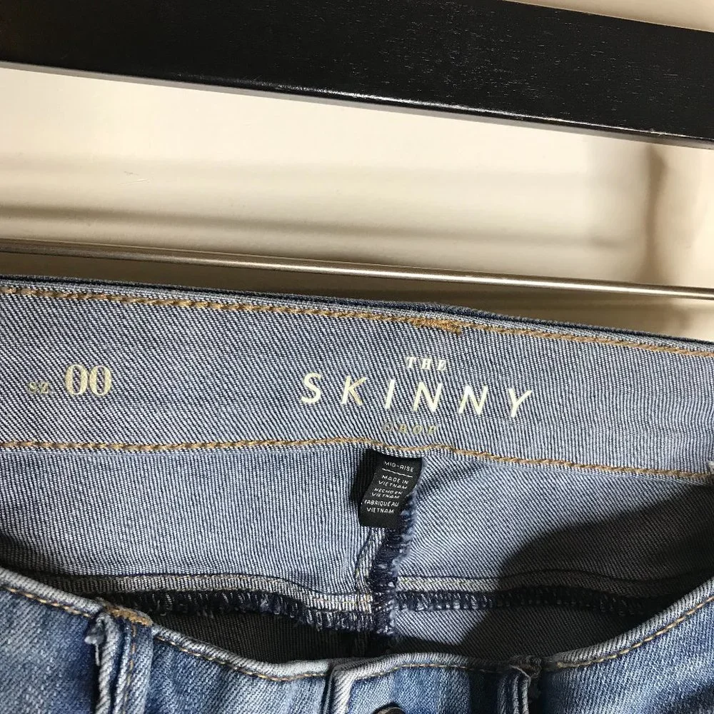 White House Black Market Women's The Skinny Crop Jeans Pearl Accent Blue~Size 00 - Picture 8 of 9